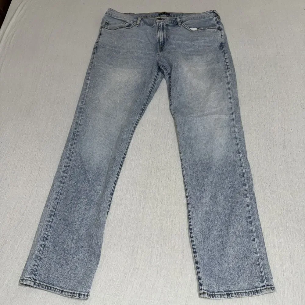 True Religion GENO Relaxed Slim Straight Light Blue Jeans Men size 36W 34L EUC